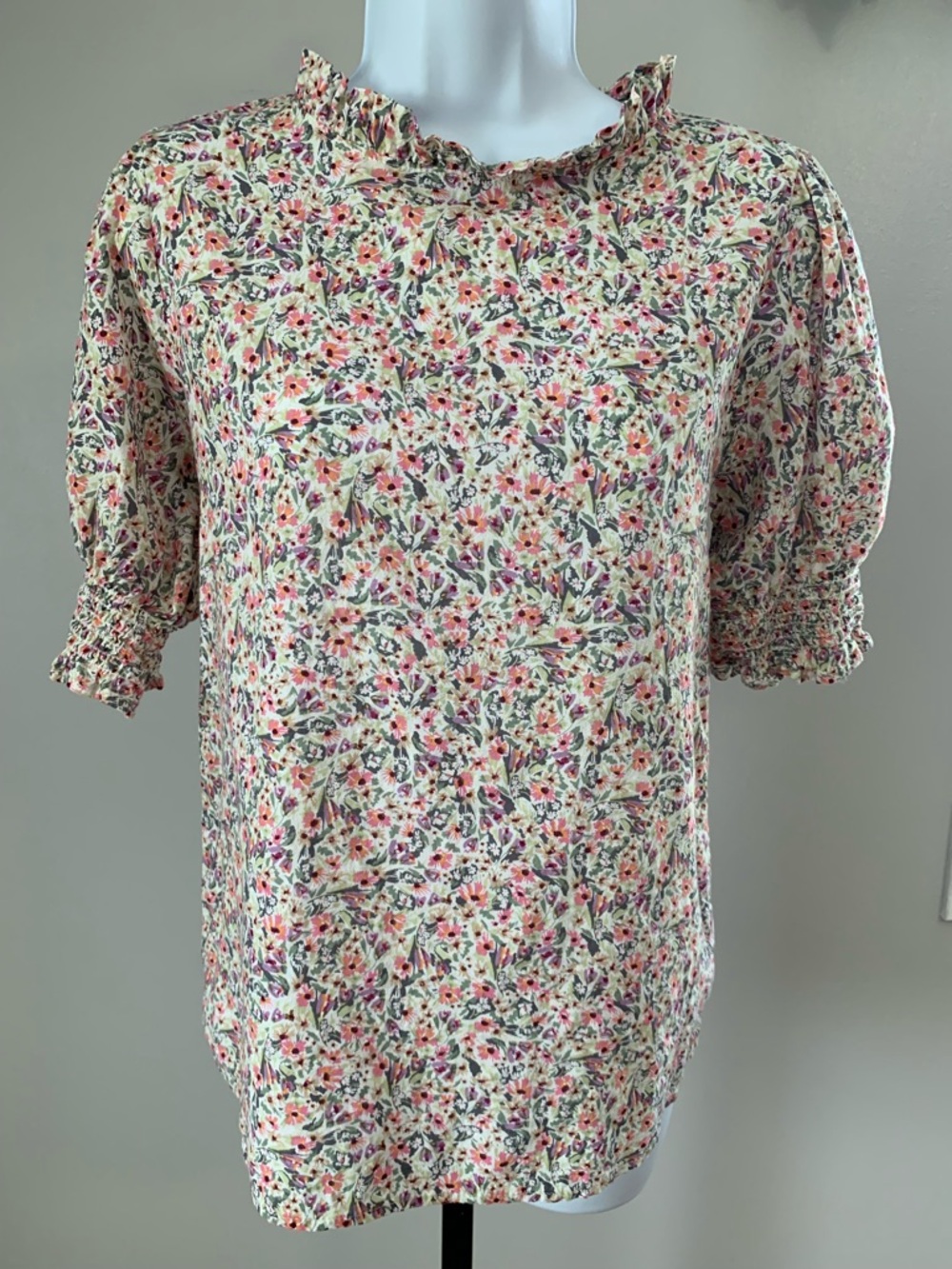 les amis Floral Ruffle-Neck Blouse